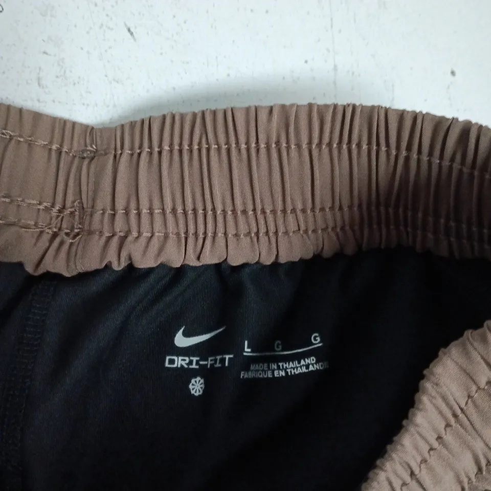 UK L NIKE DRI-FIT SHORTS – BROWN