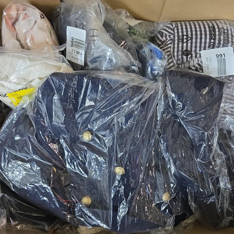 APPROXIMATELY 20 ASSORTED CLOTHING ITEMS IN VARIOUS SIZES, STYLES & SIZES TO INCLUDE WEDDING GUEST DRESS, CREAM EMB SKIRT, NAVY DB BLAZER, ETC - COLLECTION ONLY 