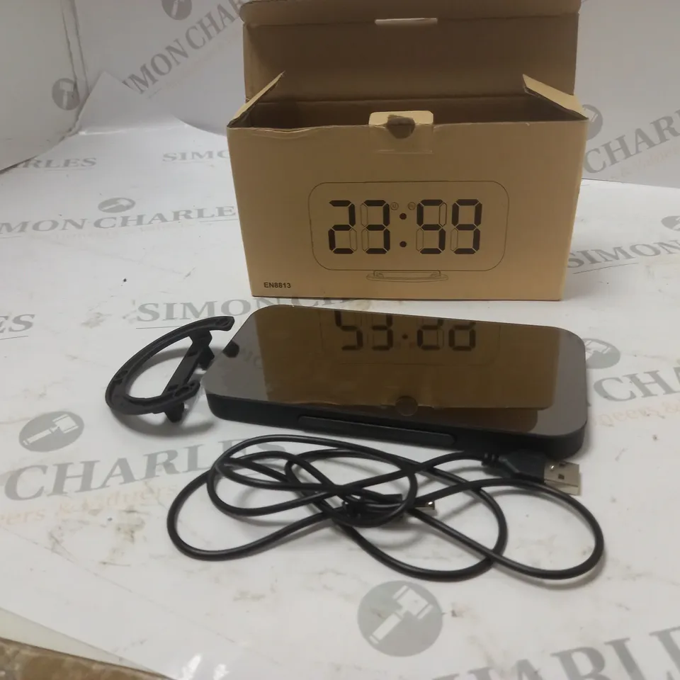 BOXED DIGITAL ALARM CLOCK