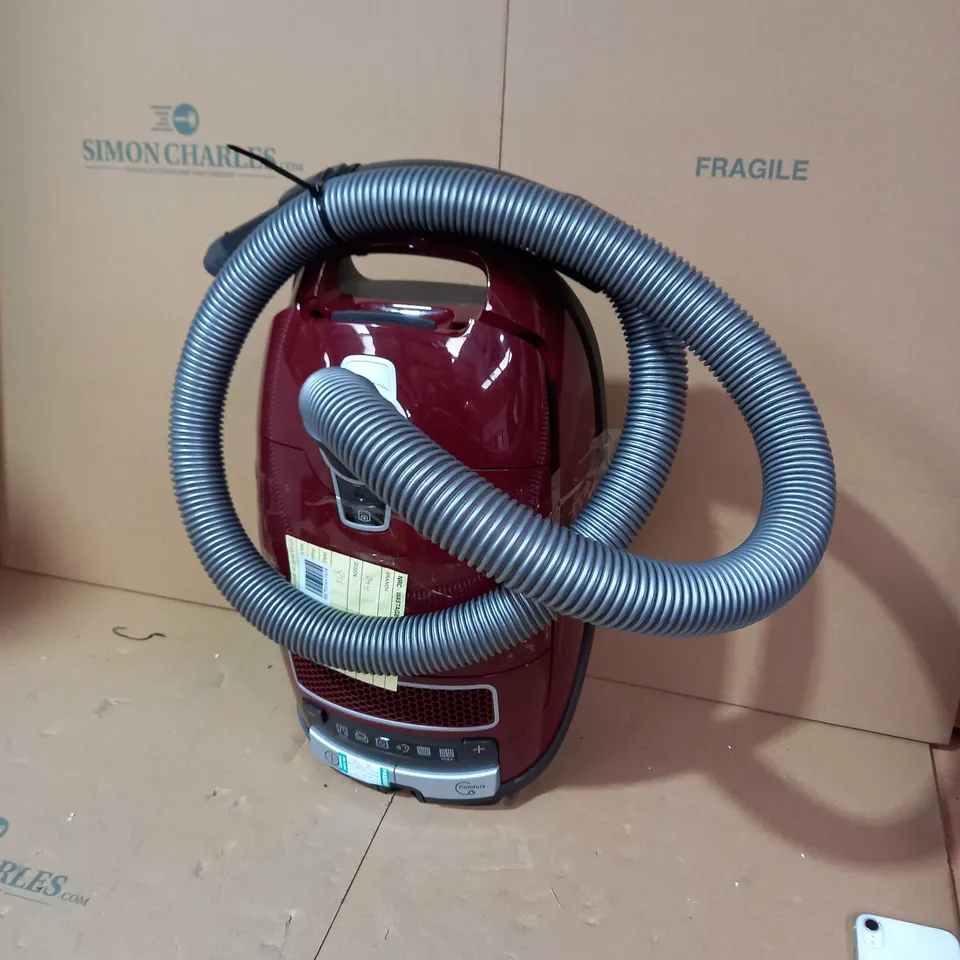 MIELE COMPLETE C3 VACUUM