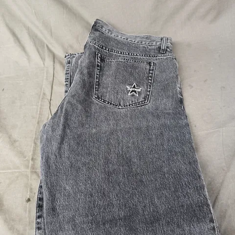 SUPREME DENIM JEANS – BACK POCKET STAR LOGO - SIZE W36