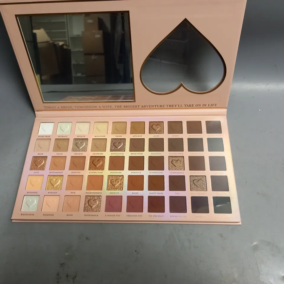 BOXED PLOUISE WEDDING WISH XL EYESHADOW PALLETTE