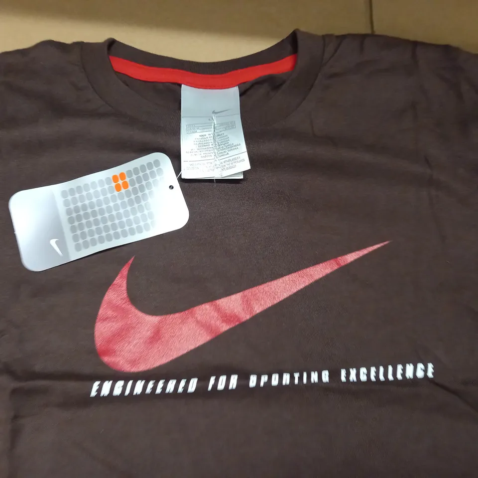 NIKE BROWN T-SHIRT - L