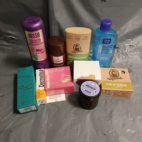 APPROXIMATELY 20 ASSORTED HEALTH & BEAUTY PRODUCTS TO INCLUDE - DR SQUATCH DEODORANT, DERMATICA ASCORBIC ACID, AKT THE DEODORANT BALM, ETC 