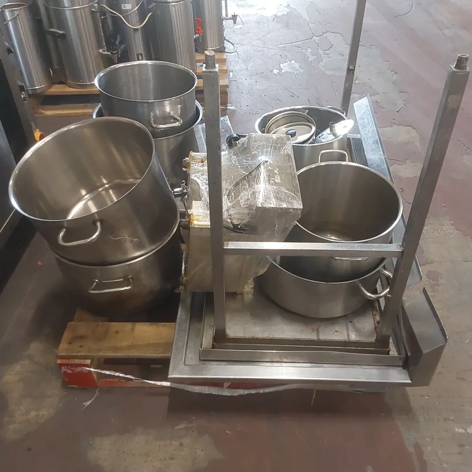 PALLET OF ASSORTED CATERING ITEMS TO INCLUDE; STAINLESS STEEL KITCHEN PREP TABLE PIECES, LARGE COMMERCIAL KITCHEN POTS/PANS ETC