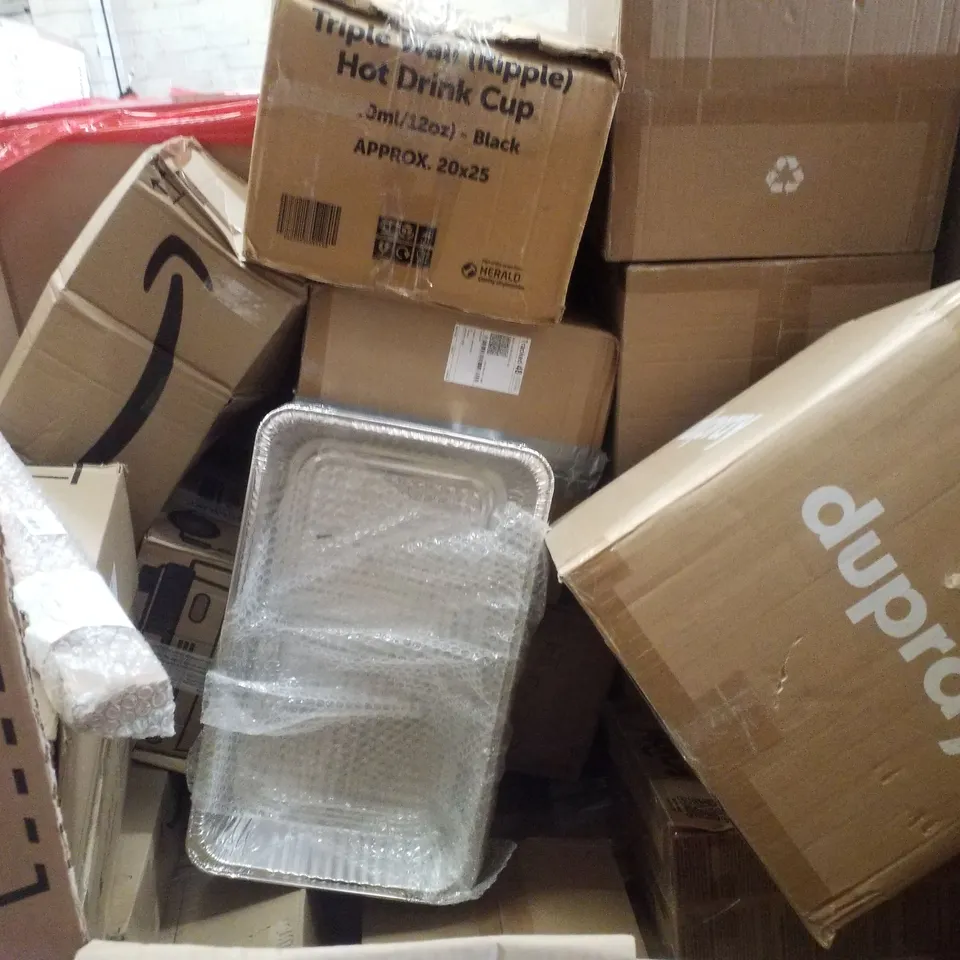 PALLET CONTAINING ASSORTED PRODUCTS INCLUDING WOK PAN, PLAYPEN, DOG BED  PLAYMAT & PEDICURE FOOT REST