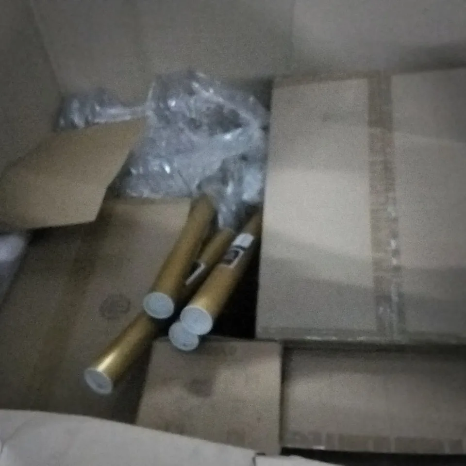 PALLET OF ASSORTED ITEMS INCLUDING M DESIGN WIRE BASKET, GLOBAL WALKABOUT SCRATCH OFF MAP, M DESIGN PLASTIC BASKETS, FOLDABLE STORAGE CUBE, MODULO