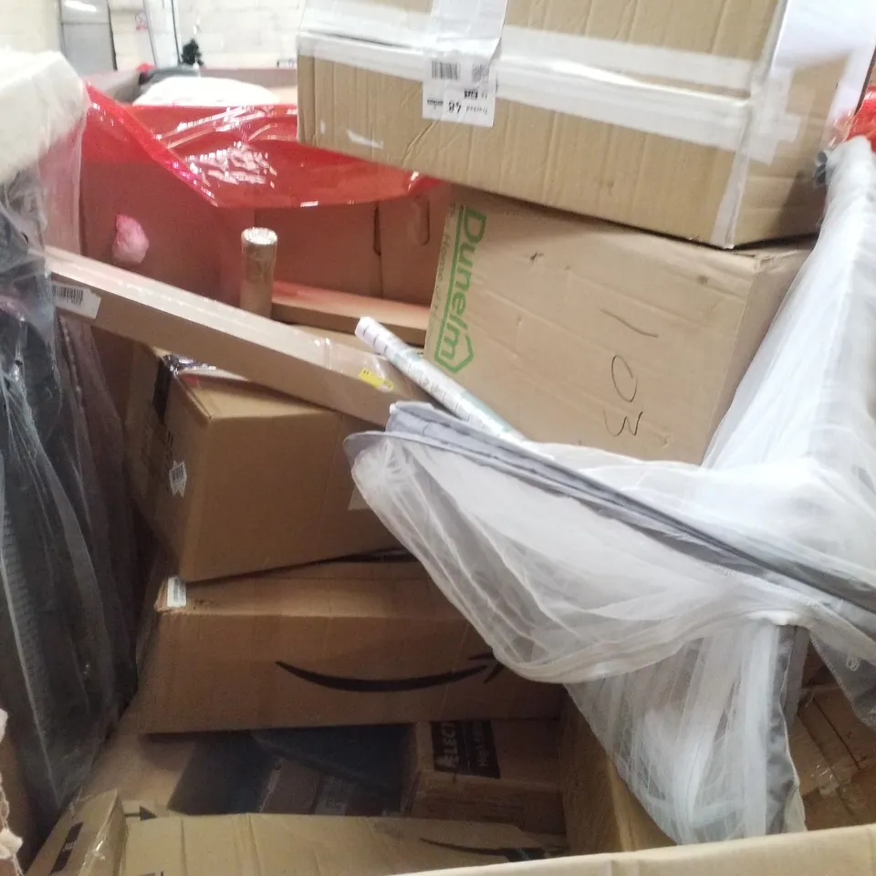 PALLET CONTAINING ASSORTED PRODUCTS INCLUDING CAT LITTER BOX, PLANT POT, ROLLERSKATES, DRAIN PLUNGER & RETRACTABLE SAFTEY GATE