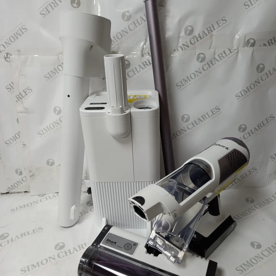 BOXED SHARK DETECT PRO 1.3L AUTO EMPTY VACUUM CLEANER IW3510UK