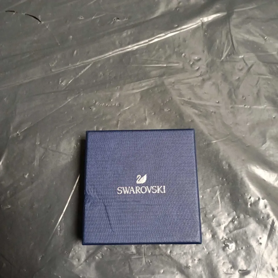 SWAROVSKI SWAN PENDANT NECKLACE