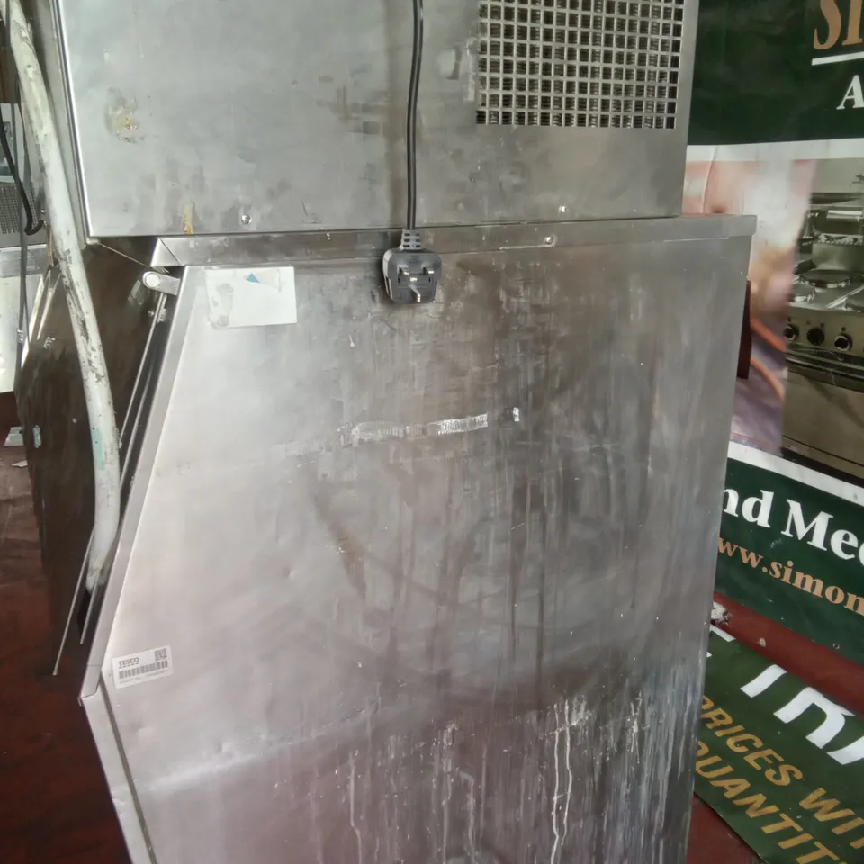 COMMERCIAL FOLLETT ICE MAKER WITH VENTILATION 