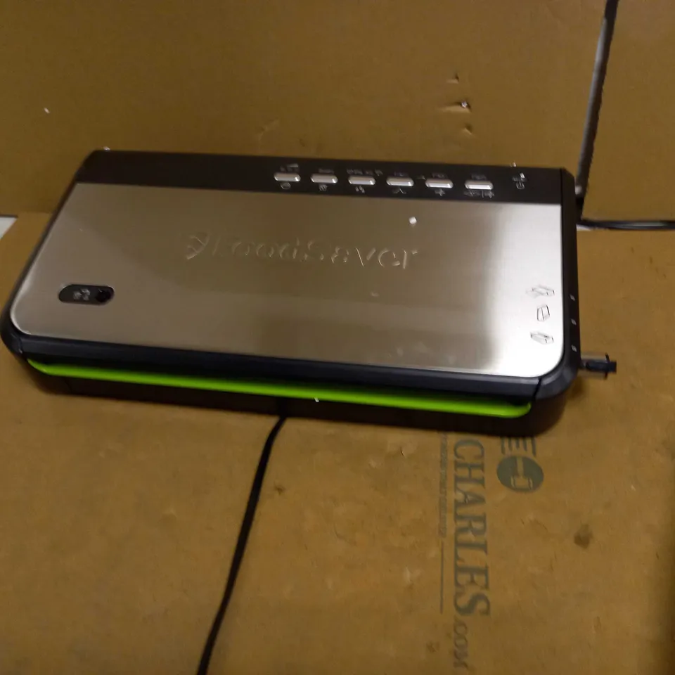 FOOD SAVER FFS005 VACUUM SEALER