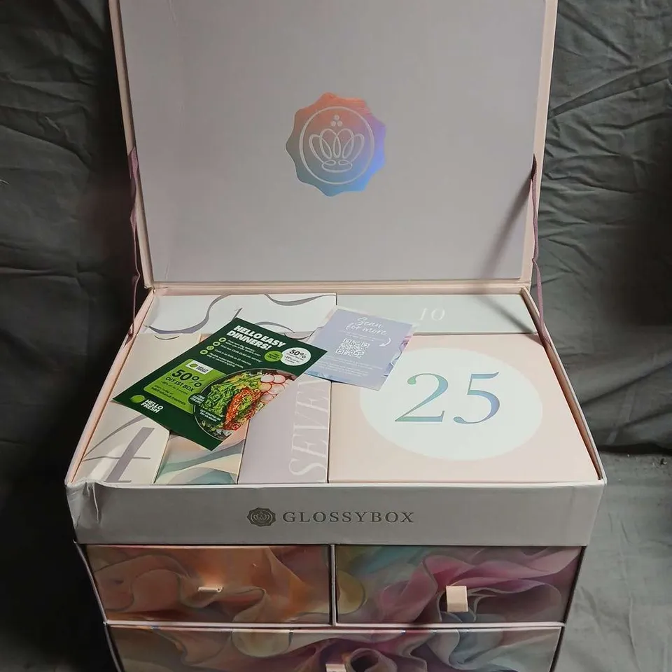GLOSSYBOX ADVENT CALENDAR – 25 DAY COSMETIC GIFT SET