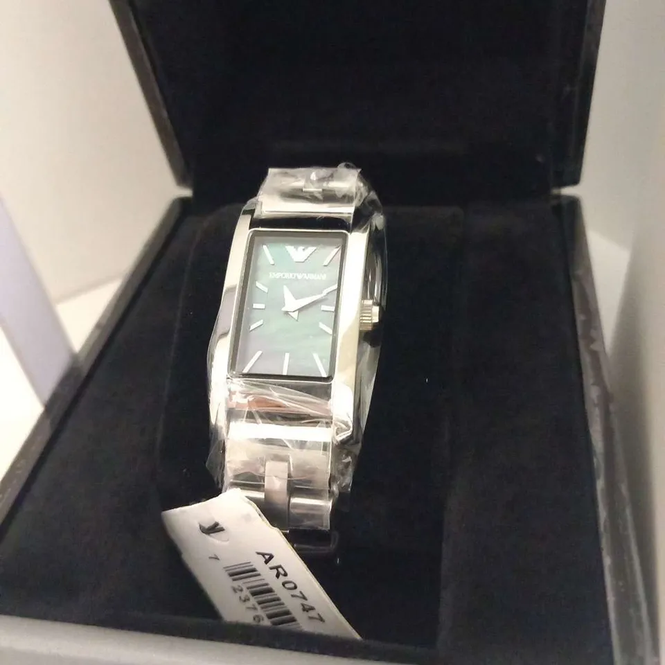 BOXED EMPORIO ARMANI AR0747