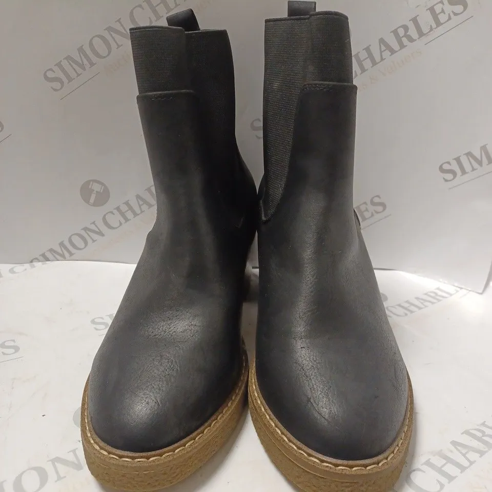EVANS BROOKE ANKLE BOOTS, BLACK - SIZE 5