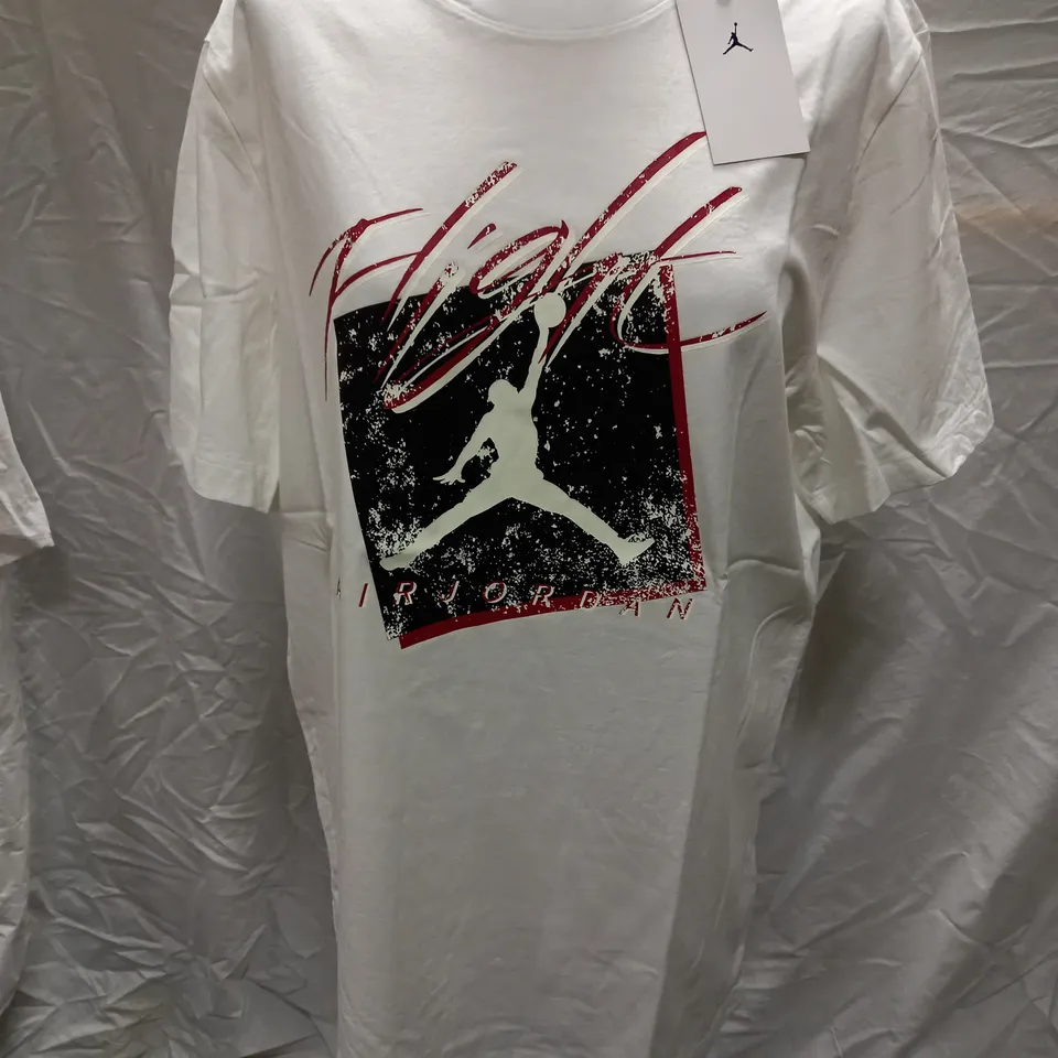 JORDAN GRAFFIX BOX T-SHIRT, WHITE - SIZE LARGE 