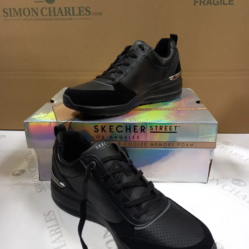 SKETCHERS STREET SPORT TRAINERS SIZE 7