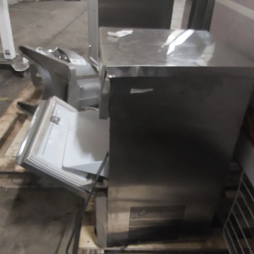 HOSHIZAKI IM-21CNE SELF CONTAINED ICE MACHINE