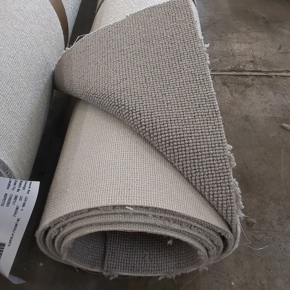 ROLL OF QUALITY ROMNEY FAIRFIELD CARPET // SIZE: APPROX 4 X 2.82m