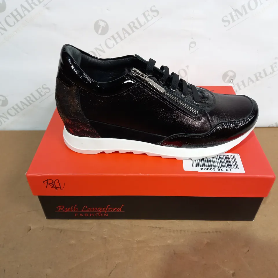 BOXED PAIR OF RUTH LANGSFORD SHOES - SIZE 40