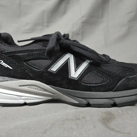 BOXED PAIR OF NEW BALANCE 990 SHOES IN BLACK UK SIZE 9.5