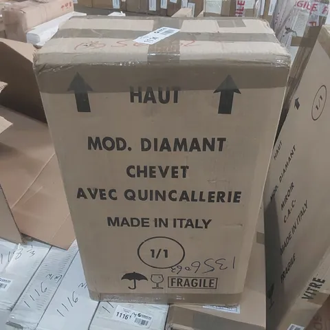 BOXED DIAMANT BEDSIDE TABLE