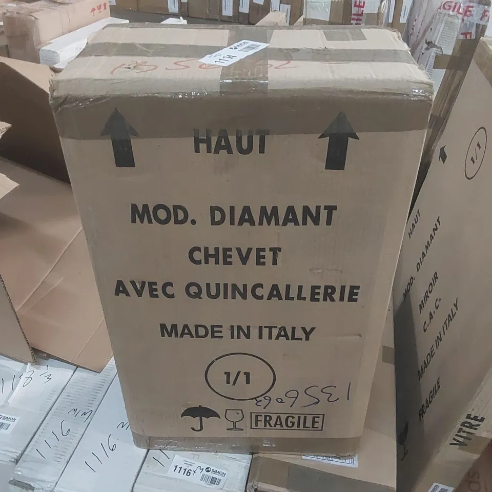 BOXED DIAMANT BEDSIDE TABLE