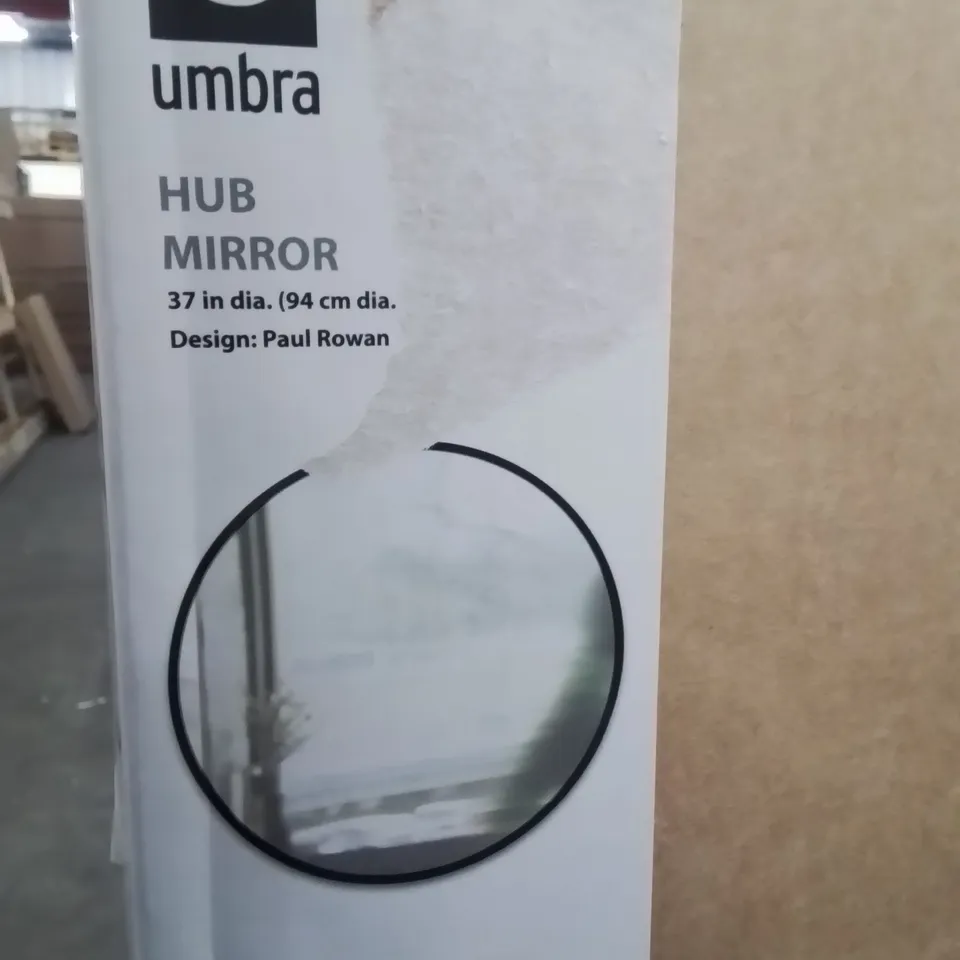 BRAND NEW UMBRA HUBBA ROUND MIRROR