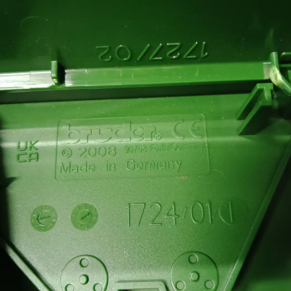 JOHN DEERE TOY COMBINE HARVESTER WITH HEADER ATTACHMENT (GERMANY, 2008)