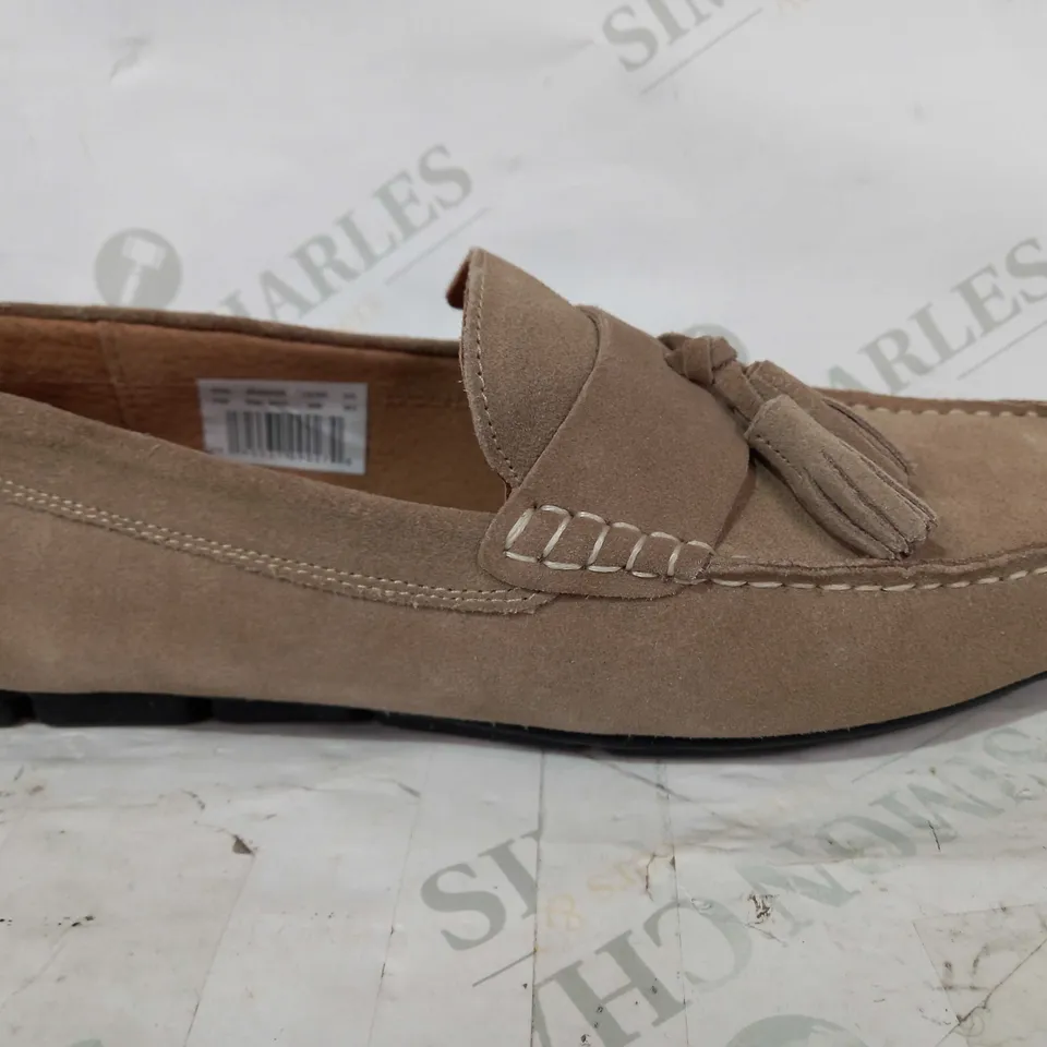 BOXED PAIR OF FRENCH CONNECTION SUEDE SHOES IN SAND COLOUR UK SIZE 9