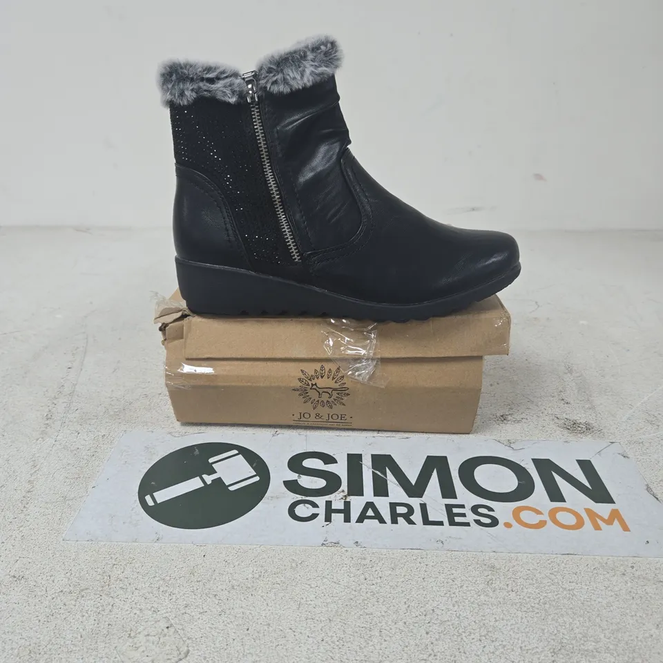 JO & JOE WOMEN'S BLACK FUR-TRIM BOOT WITH ZIP – WEDGE SOLE SIZE 7