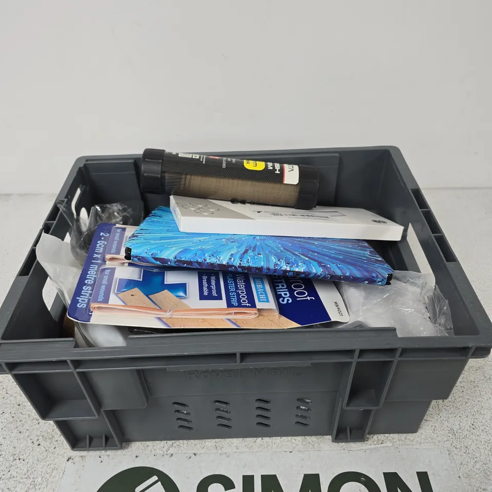 APPROXIMATELY 20 ASSORTED ITEMS INCLUDING A TABLET CASE, HIBACHI PLASTER STRIPS AND SOME SPRAY BOTTLES