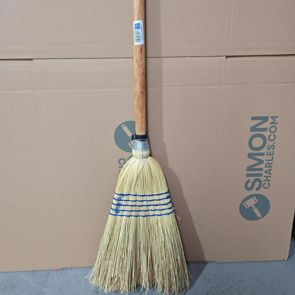 TRADITIONAL CORN BROOM
