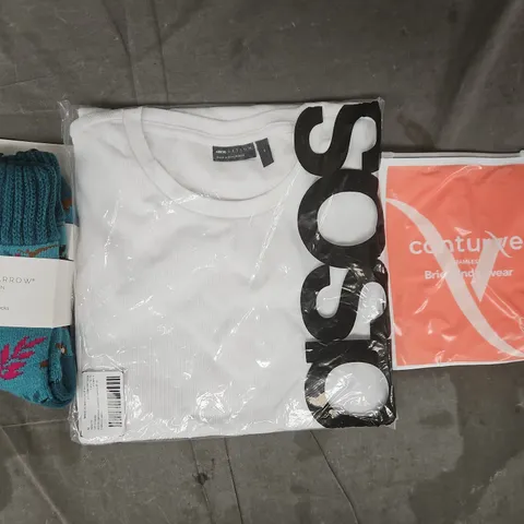 APPROXIMATELY 20 ASSORTED CLOTHING AND FASHION PRODUCTS IN VARIOUS STYLES AND SIZES - COLLECTION ONLY