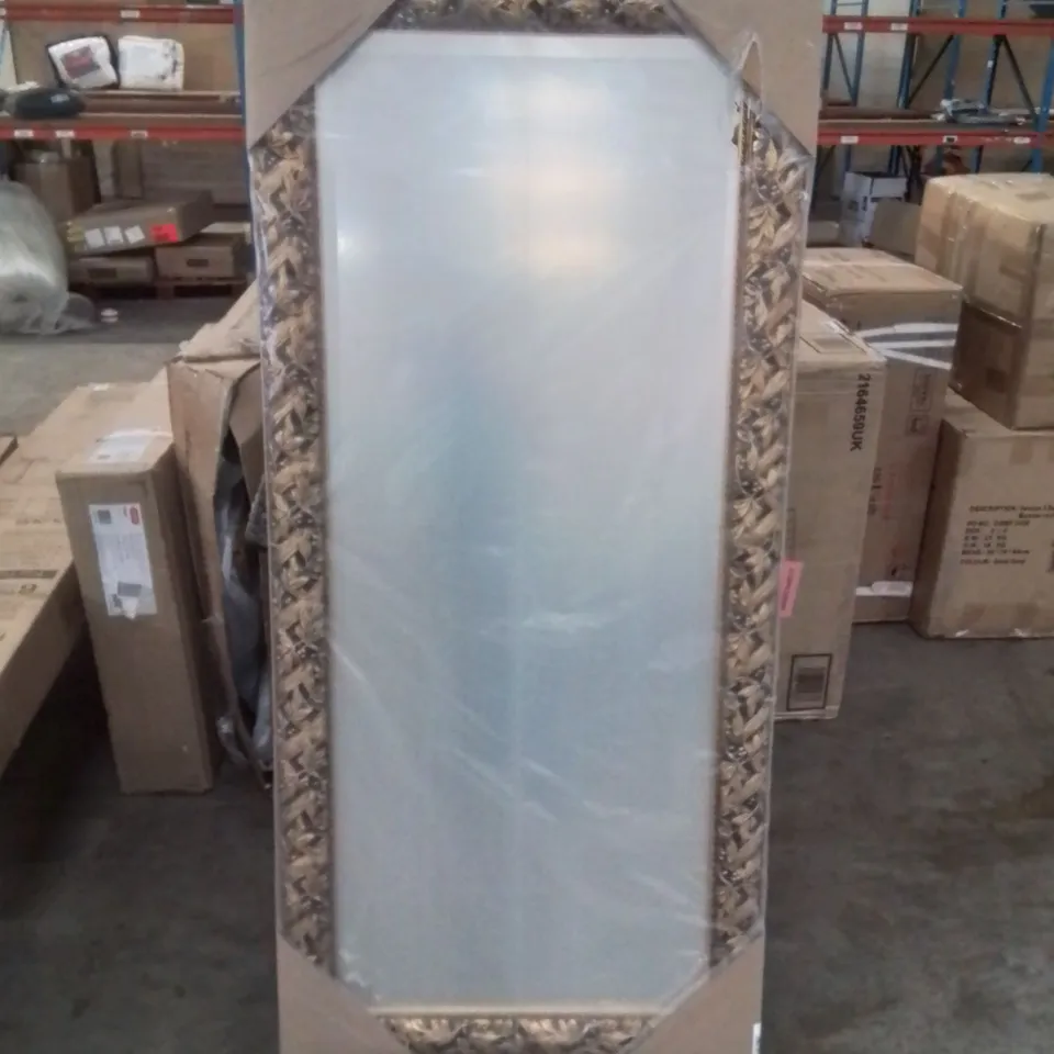 LARGE DECORATIVE LEAF PATTERN GOLD FRAME WALL MIRROR 