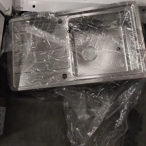 PACKAGED STAINLESS STEEL KITCHEN SINK WITH DRAINAGE BOARD