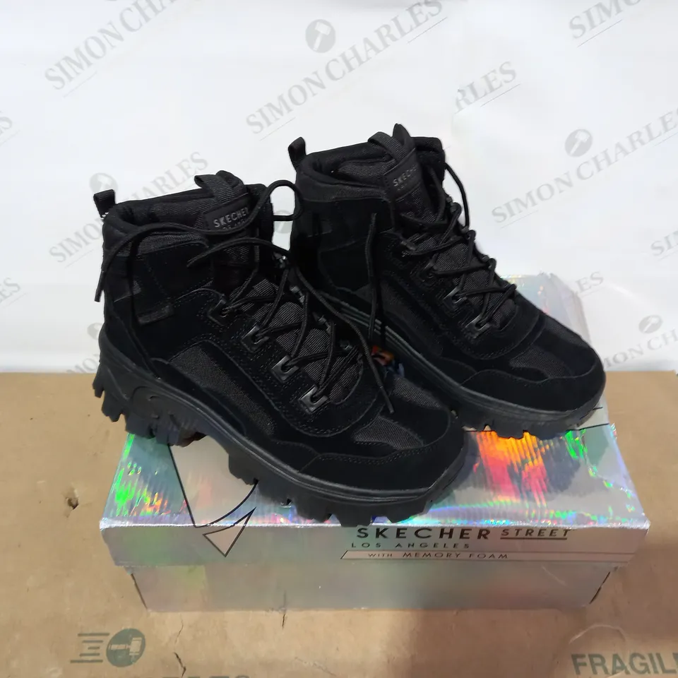 BOXED PAIR OF SKECHERS BLACK BOOTS - SIZE 7
