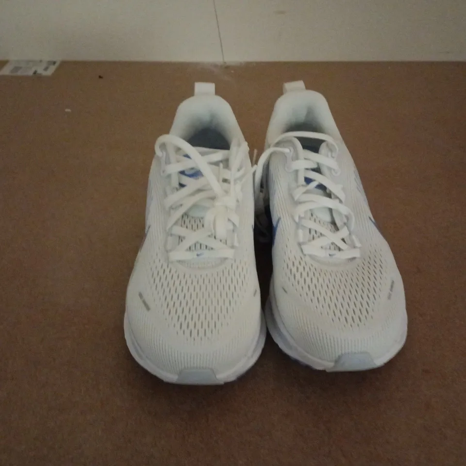 UNBOXED PAIR OF NIKE RUNNING ZOOMX RUNNING TRAINERS IN WHITE/BLUE - UK 5