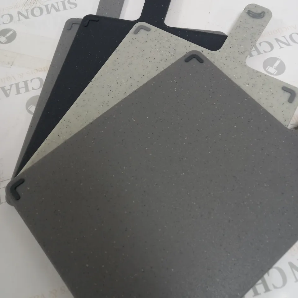 HODEKT SET OF 4 CHOPPING BOARDS WITH STAND