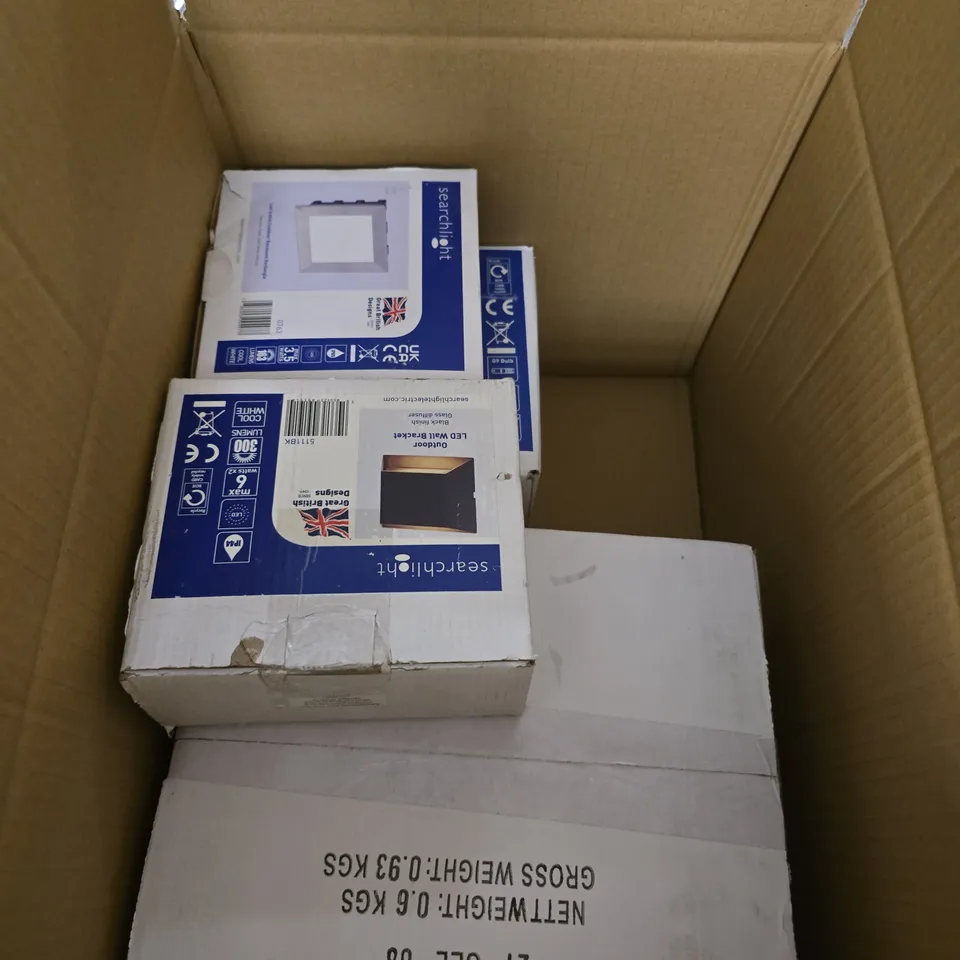 BOX OF APPROXIMATELY 8 ASSORTED LIGHTING FIXTURES IN VARIOUS DESIGNS AND COLOURS