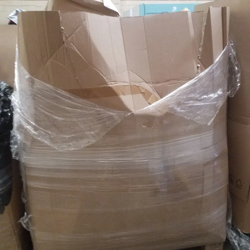 PALLET CONTAINING ASSORTED GARDEN HOSES AND INFLATABLES