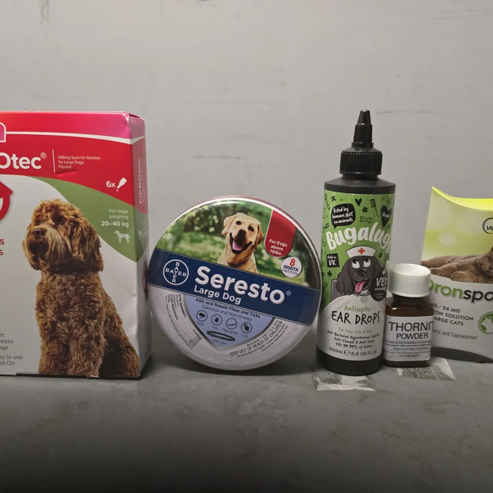 BOX OF APPROXIMATELY 15 ASSORTED PET ITEMS TO INCLUDE - SERESTO LARGE DOG , BUGALUGS EAR DROPS , BEAPHAR FIPROTEC ETC