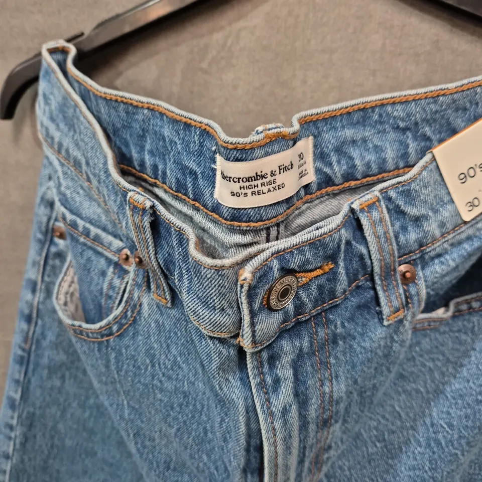 ABERCROMBIE & FITCH HIGH RISE 90S RELAXED JEANS – UK 30