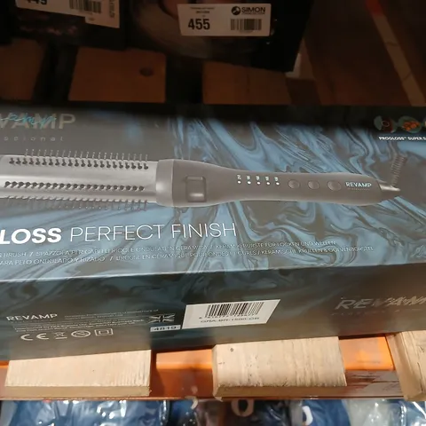 BOXED REVAMP PROGLOSS BIG VOLUME AND WAVE HOT CERAMIC BRUSH