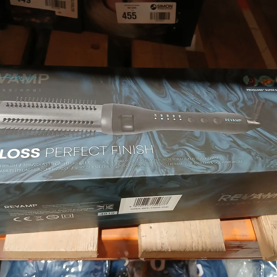 BOXED REVAMP PROGLOSS BIG VOLUME AND WAVE HOT CERAMIC BRUSH