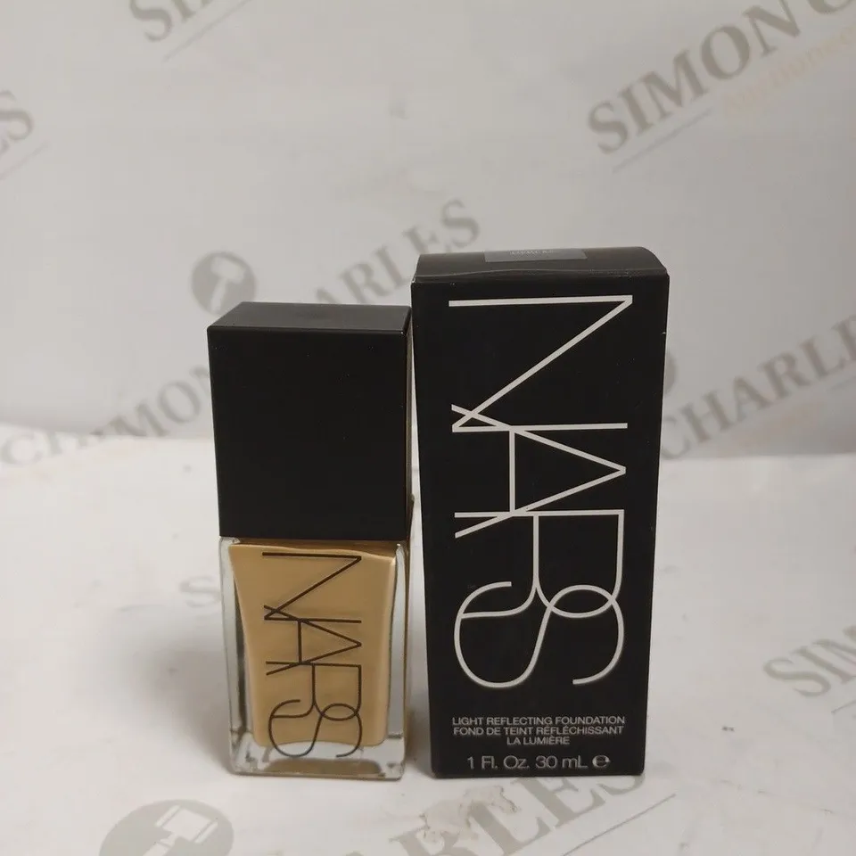 NARS LIGHT REFLECTING FOUNDATION - LIGHT 3.5 SALZBURG 
