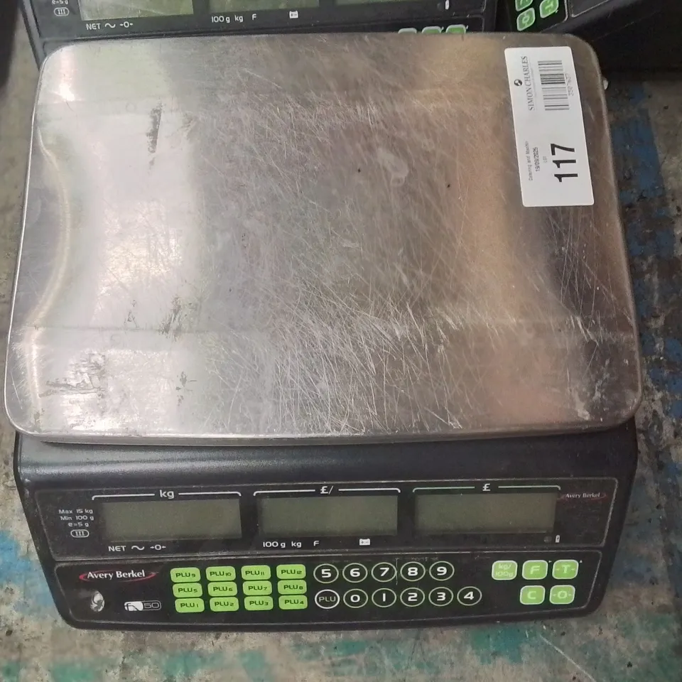 AVERY BERKEL FX50 RETAIL SHOP WEIGHING SCALE. 