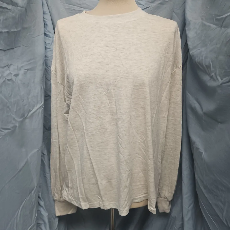 WHITE FOX COMFY GIRL OVERSIZED LONG SLEEVE TEE – LIGHT GREY MARBLE, M/L