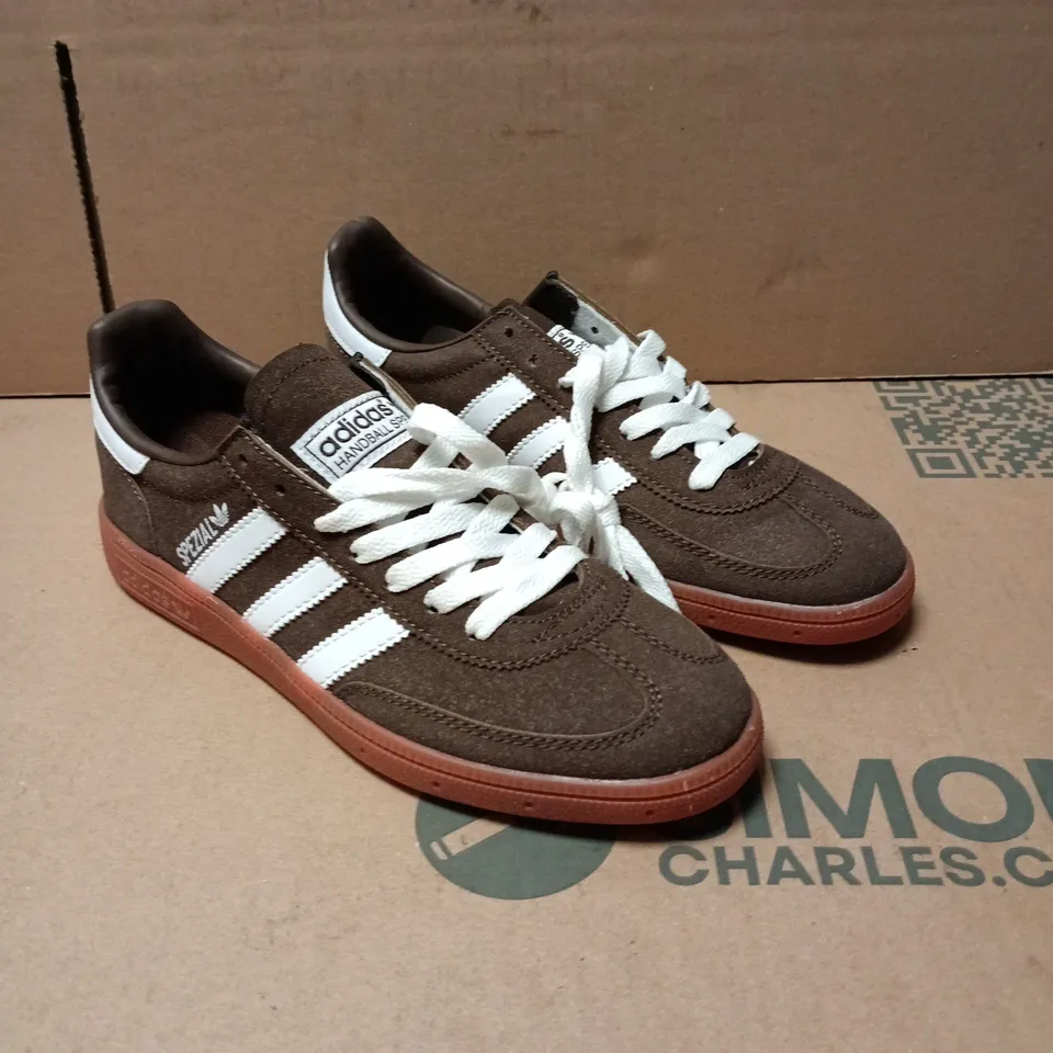 ADIDAS HANDBALL SPEZIAL TRAINERS – BROWN SUEDE WITH WHITE STRIPES SIZE 7