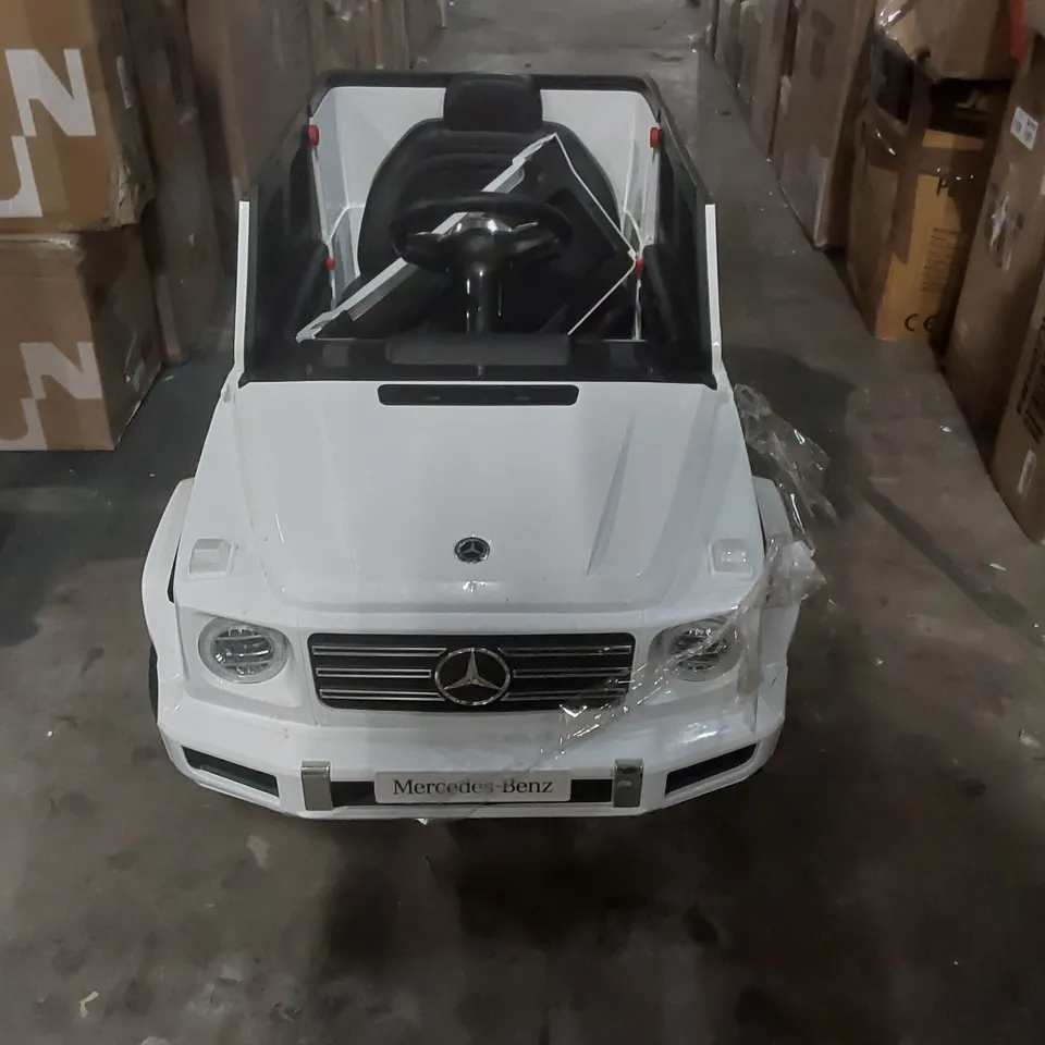 MERCEDES-BENZ STYLE ELECTRIC TOY CAR